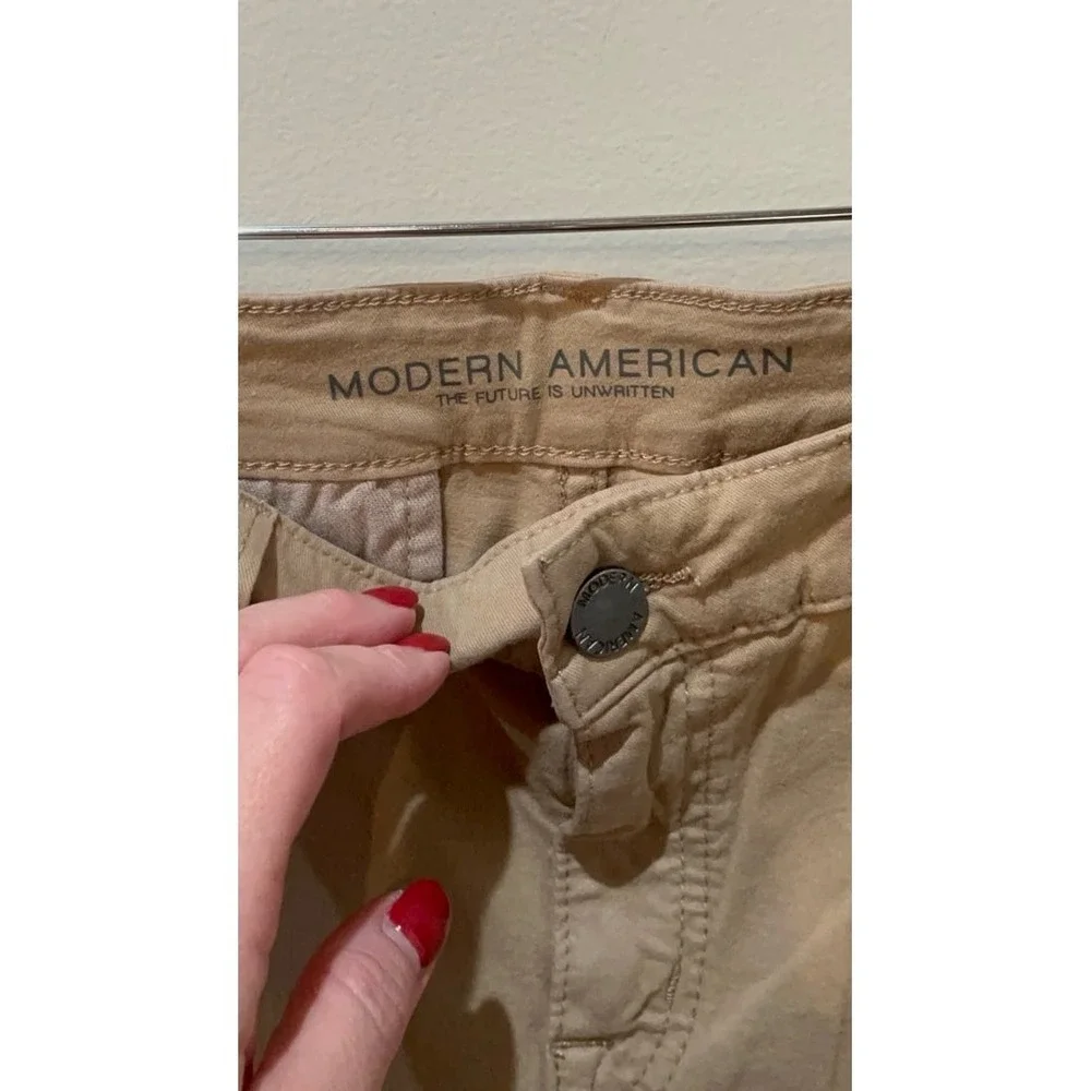 NEW Men's Modern American weekender dark khaki pants size 32 by 32.